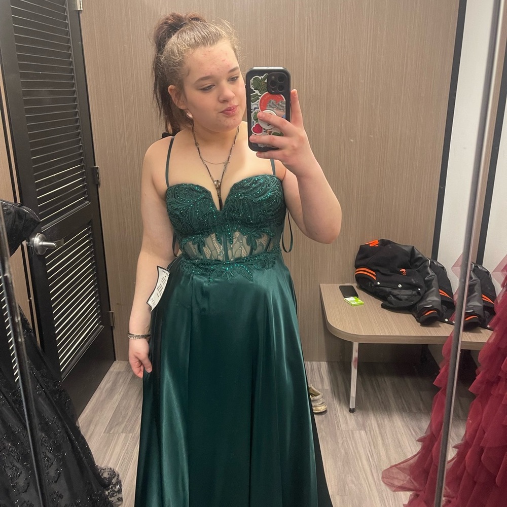 Macy's Emerald Green Lace Prom Dress